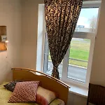 Delta 6 Two Big Beds Apartment